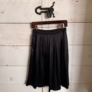 Vintage Escada 100% silk elegant a-line pleated 90s Black knee length skirt